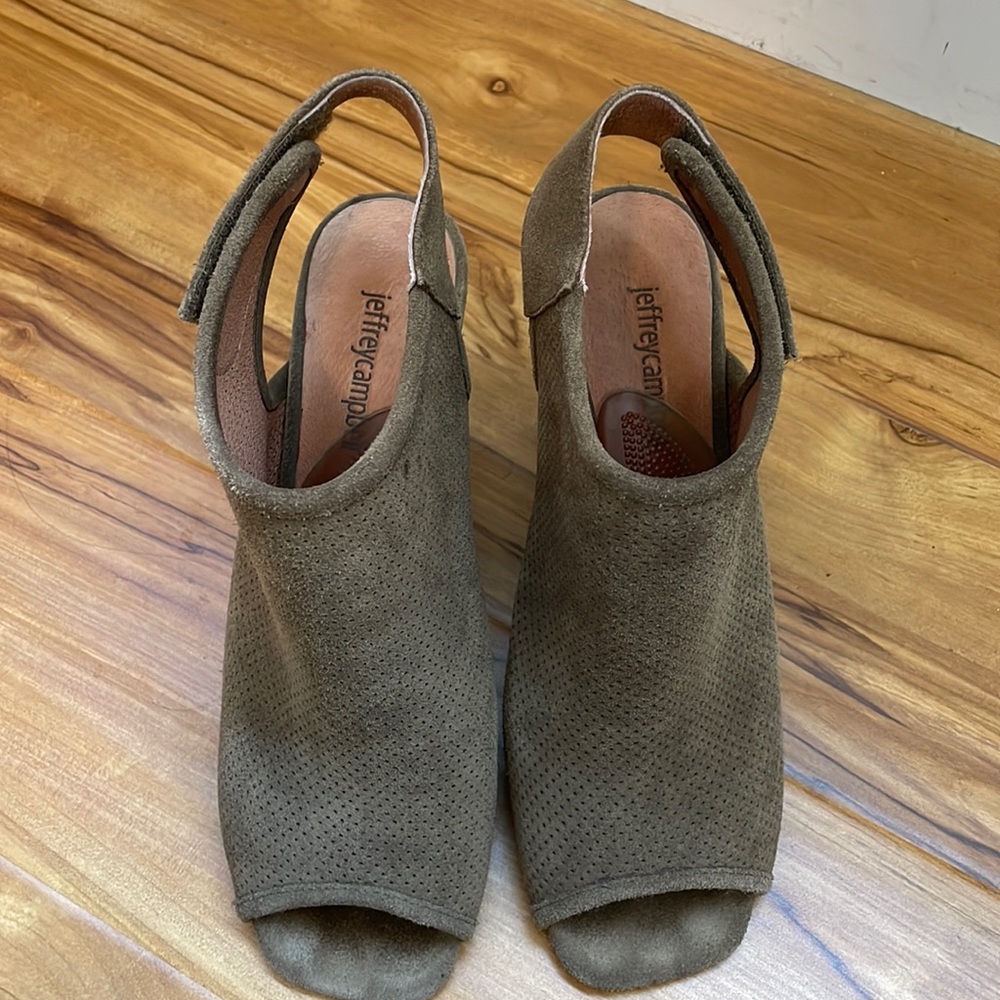 Anthropologie high heel sandals 7.5 stylish! Jeffrey champbell